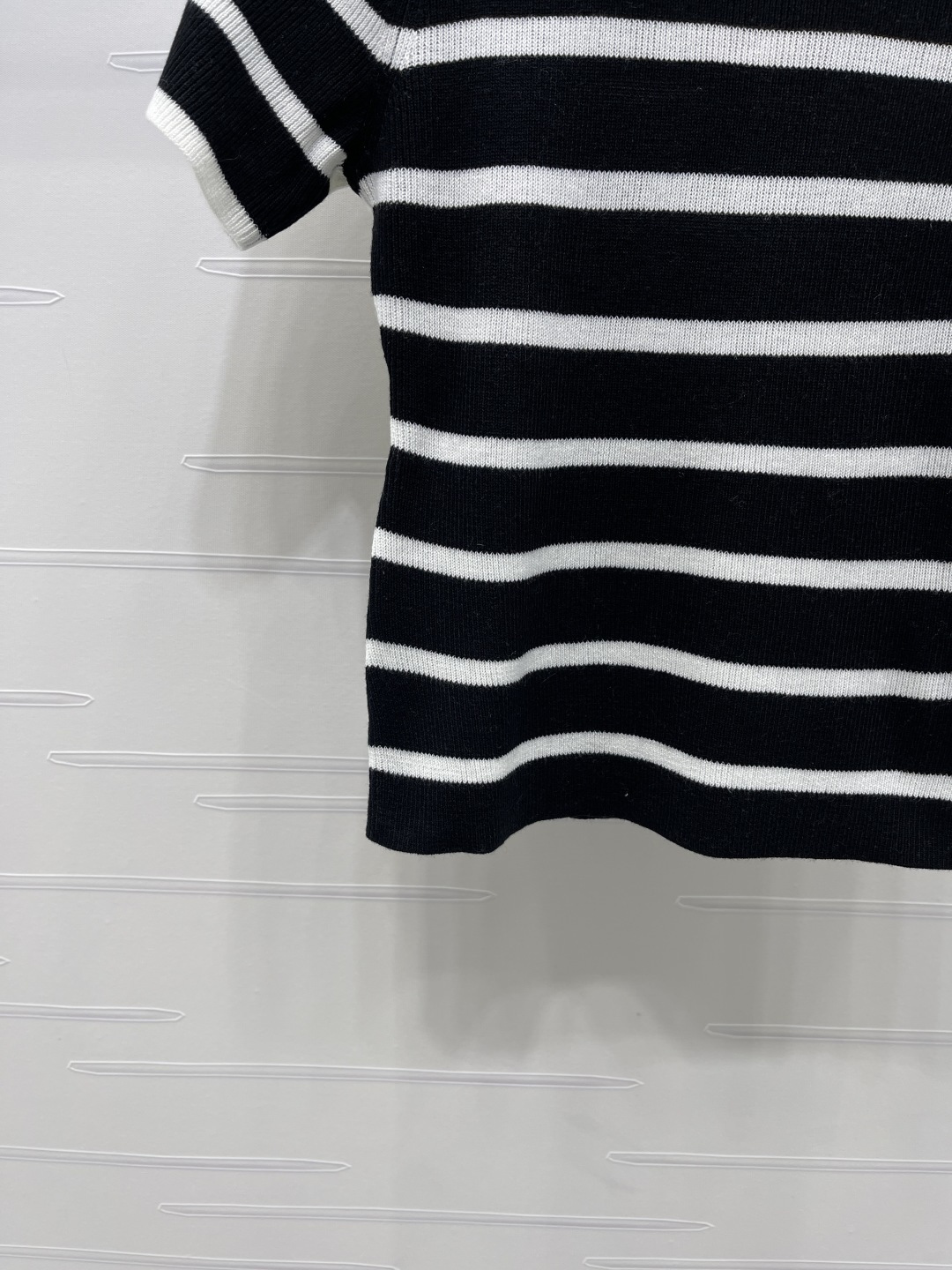Women's short sleeves